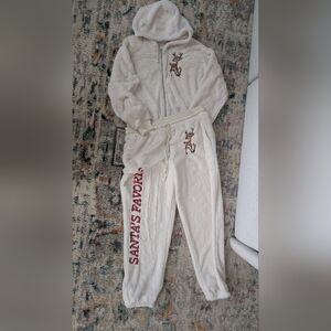 No Boundaries Cream Santa's Favorite Jogger Set